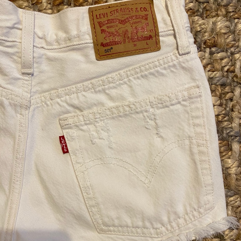 White Levi’s 501 Shorts